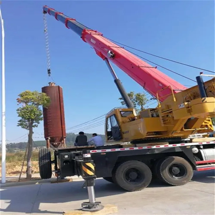 稻城专业吊车租赁多少钱