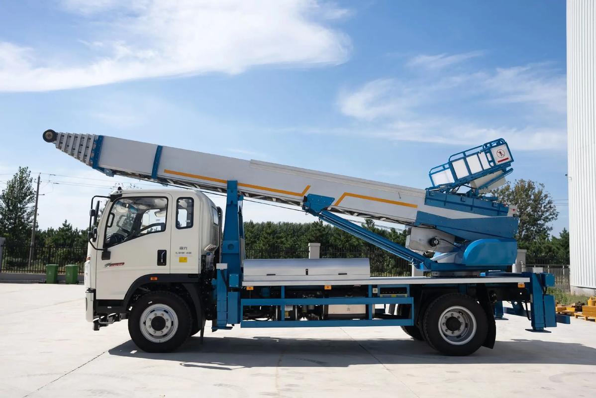 稻城云梯上料车租赁费用