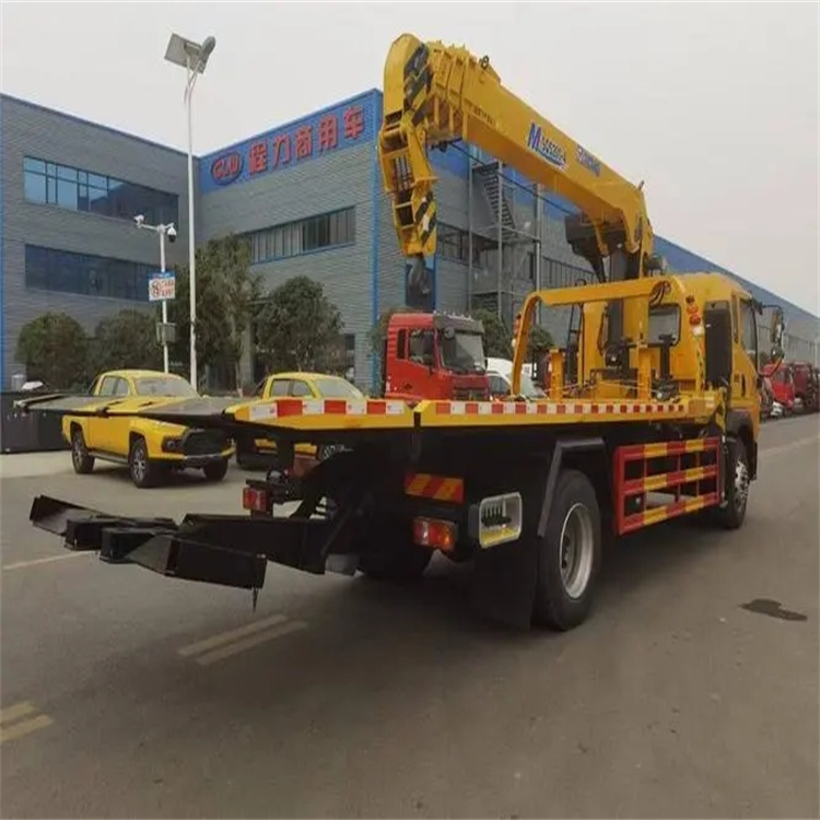 稻城附近小随车吊出租电话，轻松解决搬运烦恼