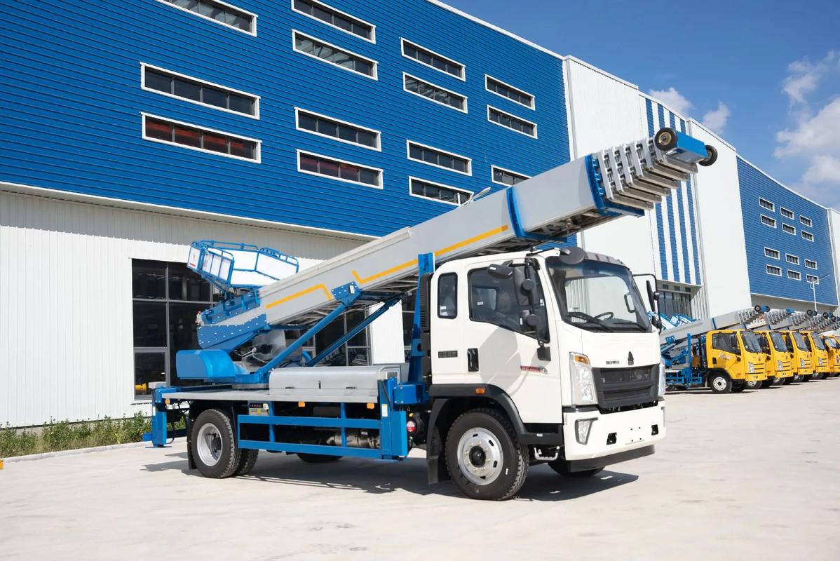 稻城出租云梯车高空作业车 建筑垃圾搬运