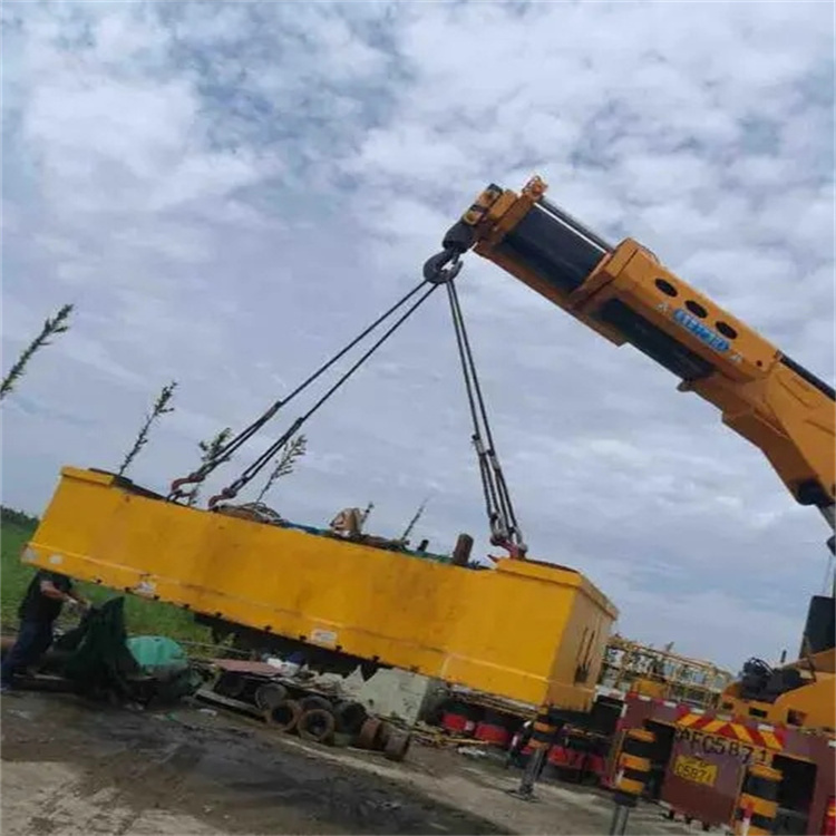 稻城随车吊吊集装箱怎么吊